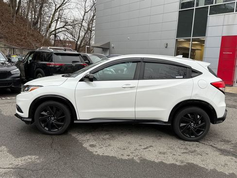 Used 2022 Honda HR-V Sport image 3