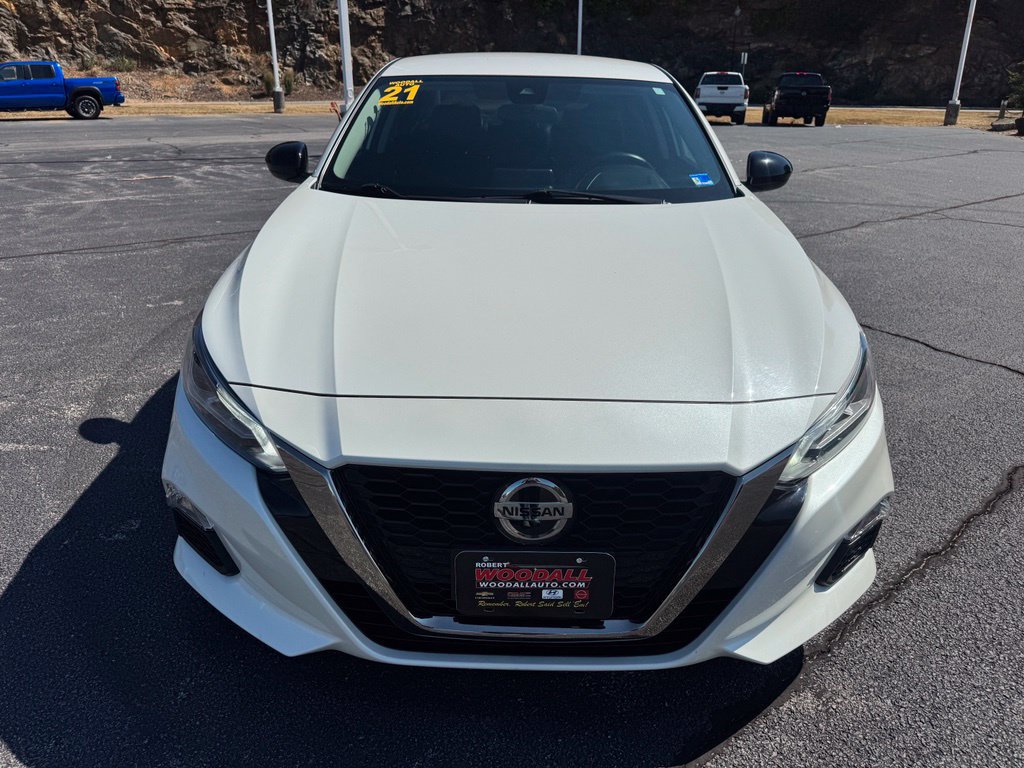 Certified 2021 Nissan Altima 2.5 SR FWD image 2