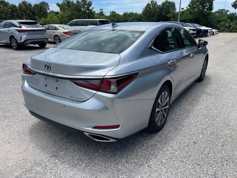 Used 2023 Lexus ES 350 w/ Premium Package FWD image 2