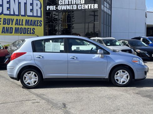 Used 2010 Nissan Versa 1.8 S w/ PWR Plus Pkg image 2
