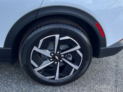 New 2026 Chevrolet Equinox EV LT image 9