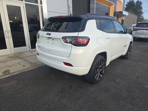 Certified 2025 Jeep Compass Limited w/ High Altitude Package image 6