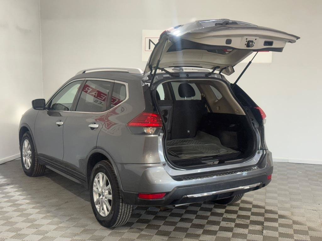 Used 2017 Nissan Rogue SV AWD/4WD image 34