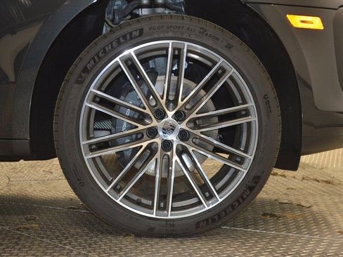 New 2026 Porsche Macan image 16