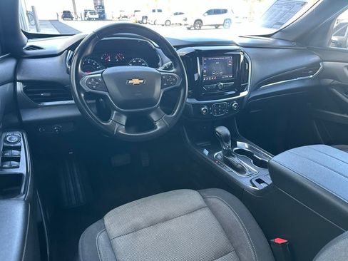 Used 2023 Chevrolet Traverse LT FWD image 17