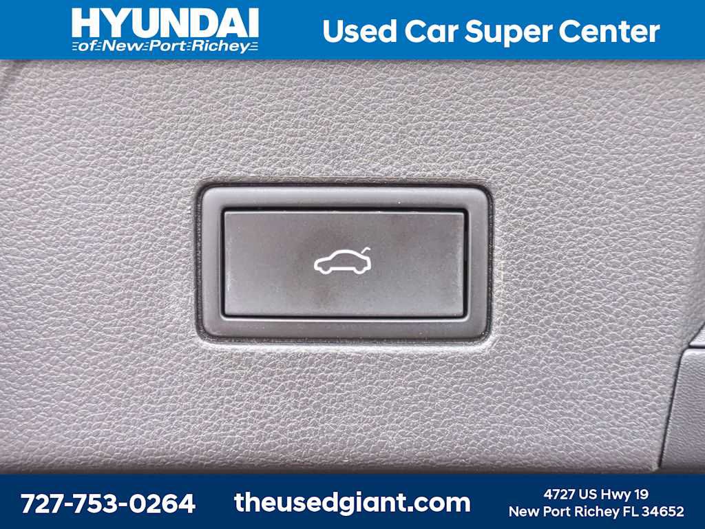 Used 2021 Volkswagen Atlas SEL R-Line FWD image 13