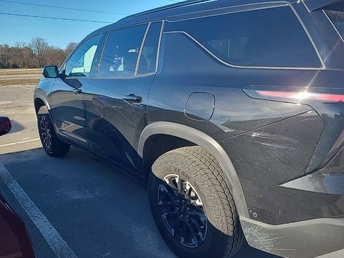 Used 2024 Chevrolet Traverse Z71 w/ Enhanced Driving Package image 3