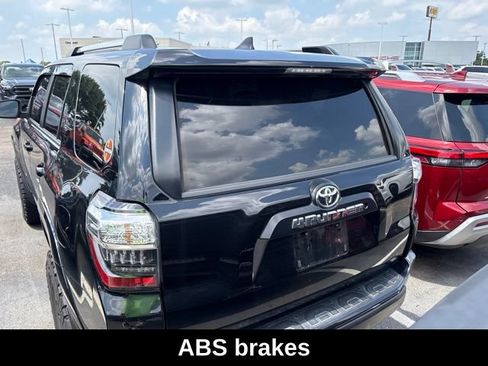 Used 2018 Toyota 4Runner TRD Off-Road Premium AWD/4WD image 5