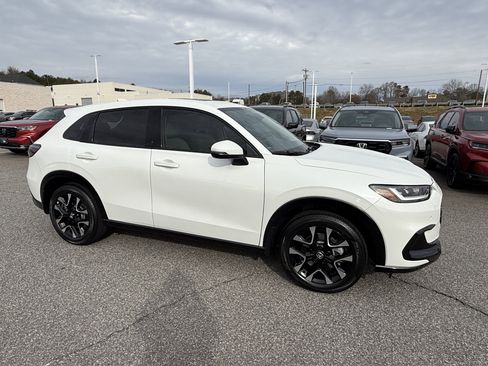 New 2026 Honda HR-V EX-L image 2