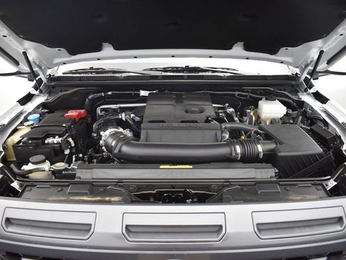 Certified 2025 Nissan Frontier SV image 17