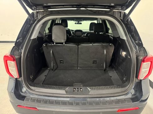 Used 2022 Ford Explorer XLT AWD/4WD image 27