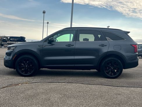 Used 2021 Kia Sorento S image 9