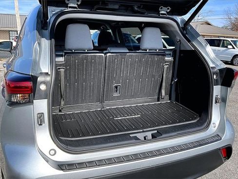 Used 2022 Toyota Highlander LE image 33