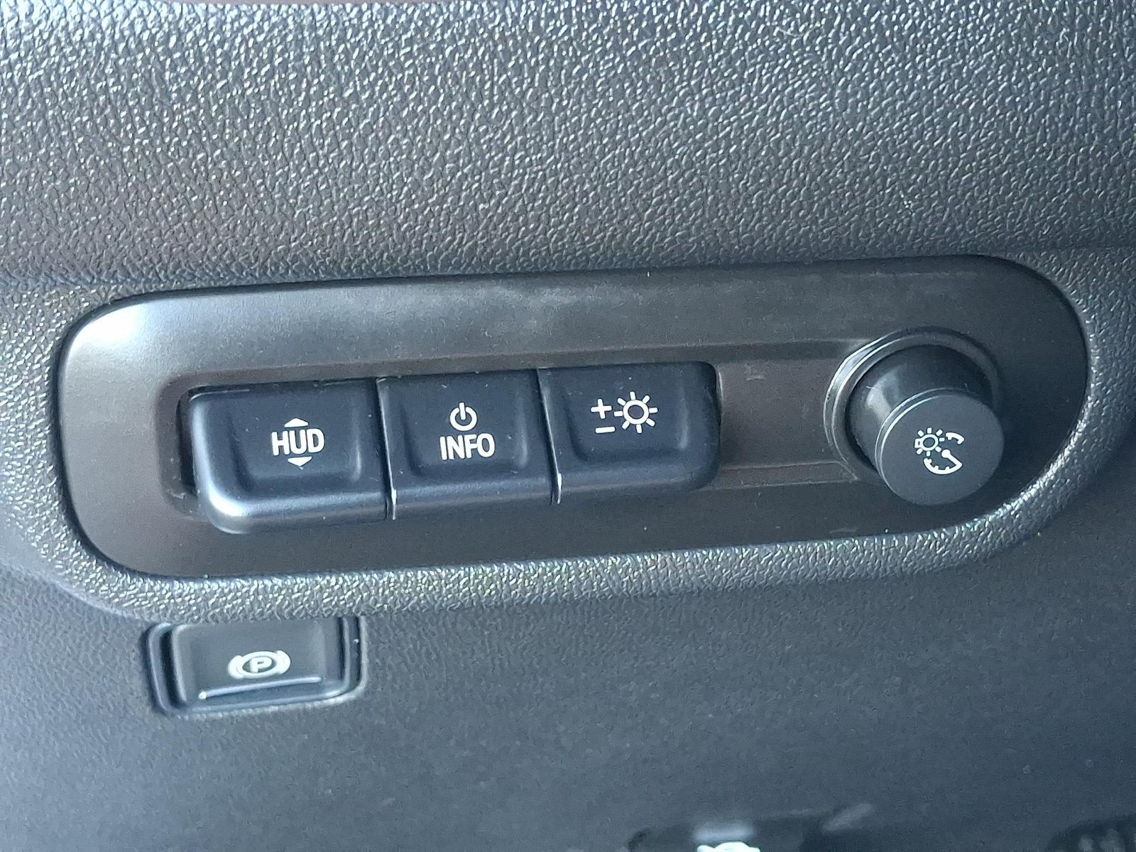 Used 2024 GMC Terrain AT4 w/ Tech Package AWD/4WD image 25