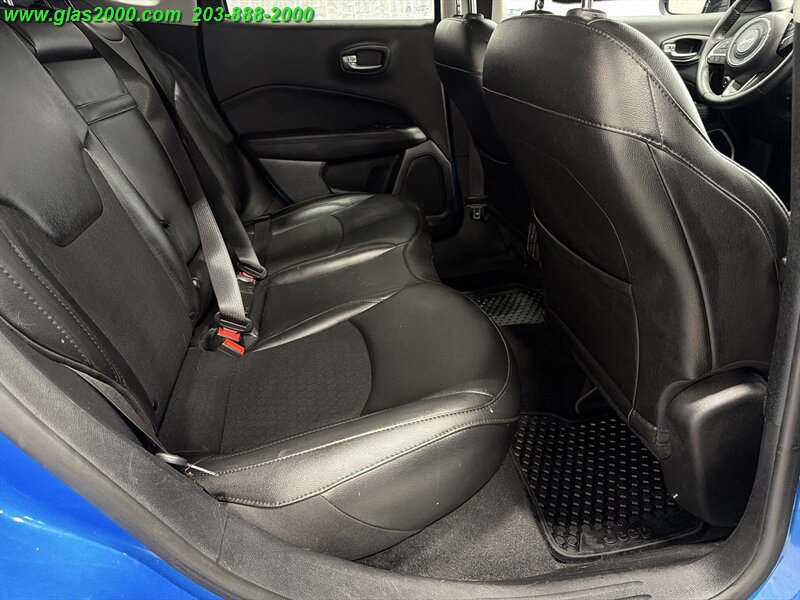 Used 2020 Jeep Compass Latitude AWD/4WD image 10