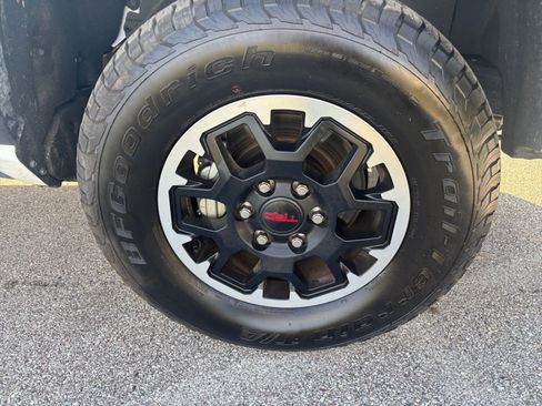 Used 2025 Toyota Tacoma TRD Off-Road image 28