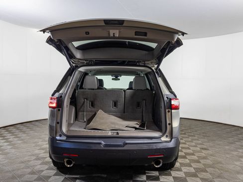 Used 2018 Chevrolet Traverse LT FWD image 44
