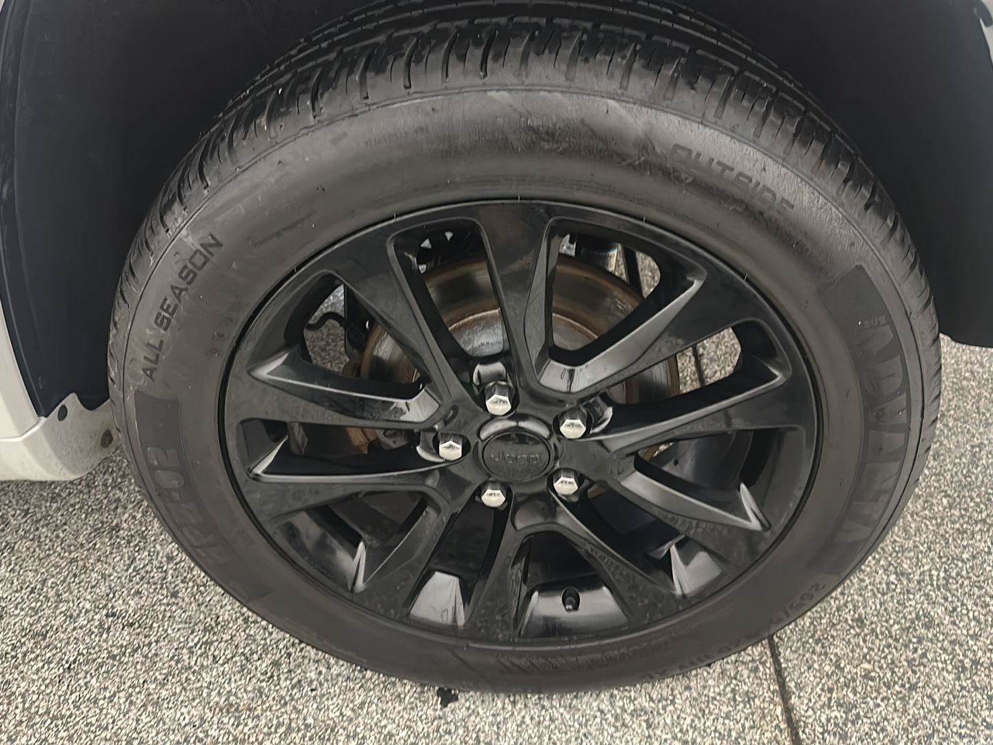 Used 2018 Jeep Grand Cherokee Altitude AWD/4WD image 11