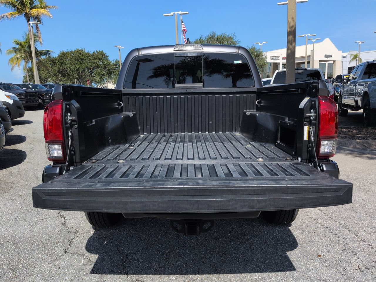 Used 2023 Toyota Tacoma SR5 AWD/4WD image 13