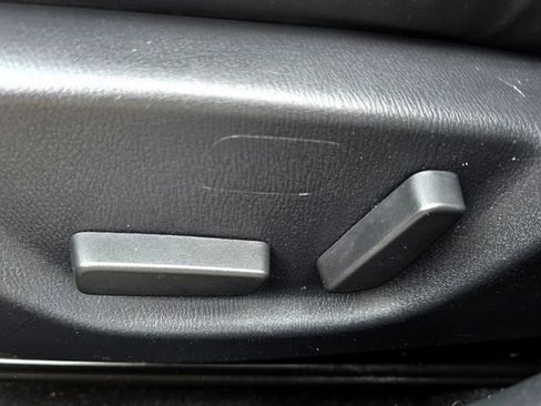 Used 2018 MAZDA MAZDA3 Touring image 17