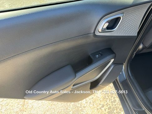 Used 2021 Kia Soul LX image 18