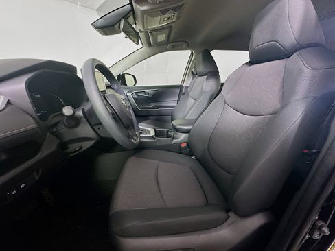 Used 2025 Toyota RAV4 XLE image 13