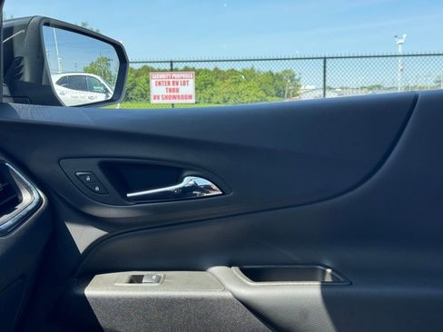 Used 2024 Chevrolet Equinox LT w/ LPO, Floor Liner Package FWD image 36