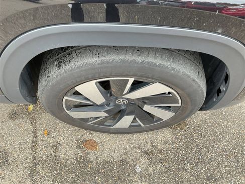 Used 2024 Volkswagen Atlas Cross Sport SE image 18