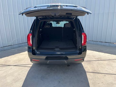 Used 2024 GMC Yukon SLE RWD image 8