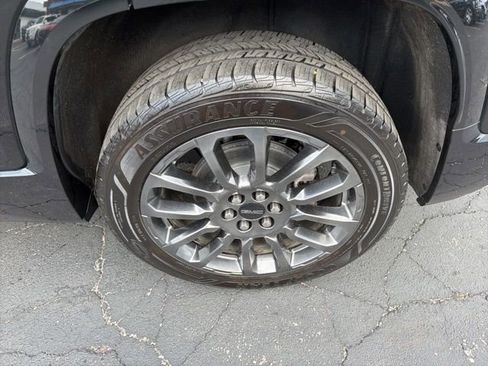 Used 2022 GMC Acadia Denali w/ Black Diamond Edition AWD/4WD image 9
