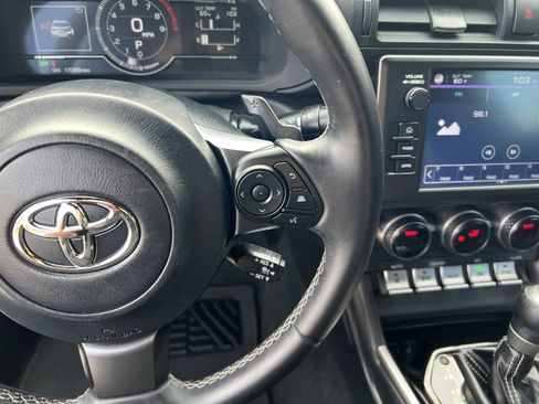 Used 2023 Toyota GR86 Premium image 19