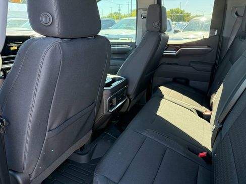 New 2025 GMC Sierra 1500 Elevation image 17