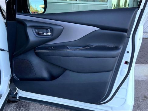 Used 2022 Nissan Murano SV w/ SV Midnight Edition Package image 22