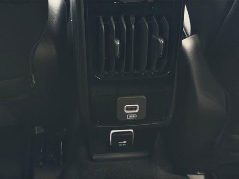 New 2026 Jeep Compass Latitude image 32