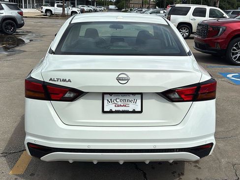 Used 2025 Nissan Altima 2.5 S FWD image 6