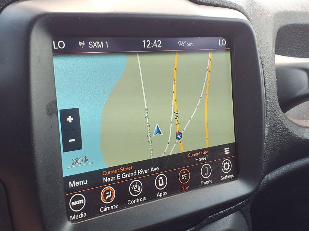 Used 2022 Jeep Renegade Limited AWD/4WD image 23