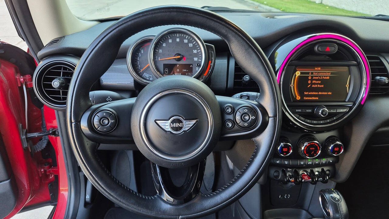 Used 2018 MINI Cooper 2-Door Hardtop FWD image 32