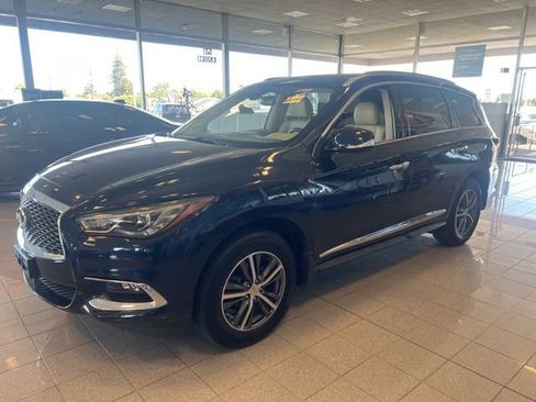 Used 2018 INFINITI QX60 w/ Premium Plus Package image 12