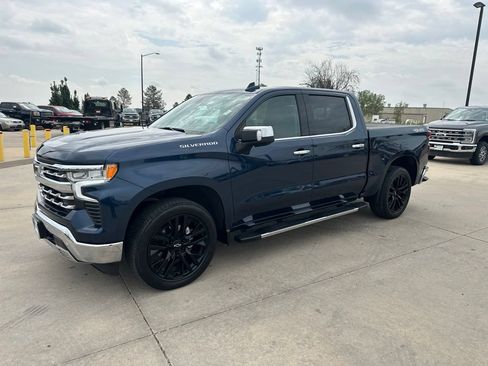 Used 2022 Chevrolet Silverado 1500 LTZ w/ Technology Package AWD/4WD image 29