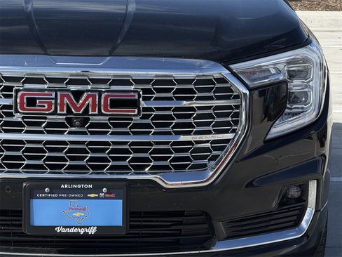Certified 2022 GMC Terrain Denali w/ Black Diamond Edition image 9