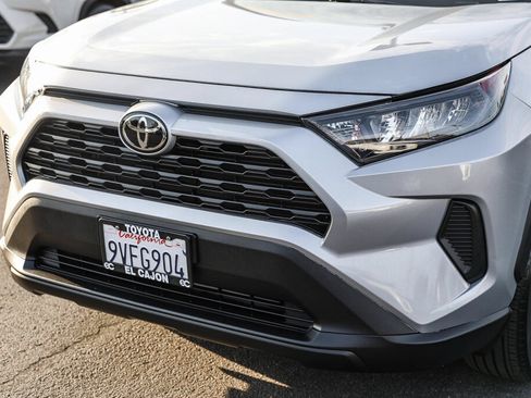 Certified 2022 Toyota RAV4 LE w/ Carpet Mat Package (TMS) AWD/4WD image 18