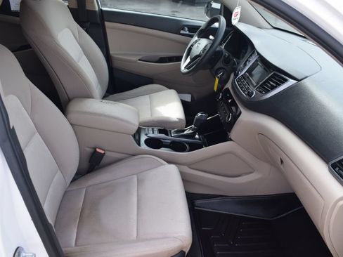Used 2016 Hyundai Tucson SE w/ Option Group 02 FWD image 16