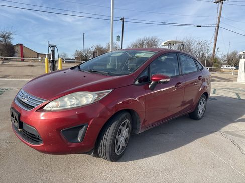 Used 2013 Ford Fiesta SE image 7
