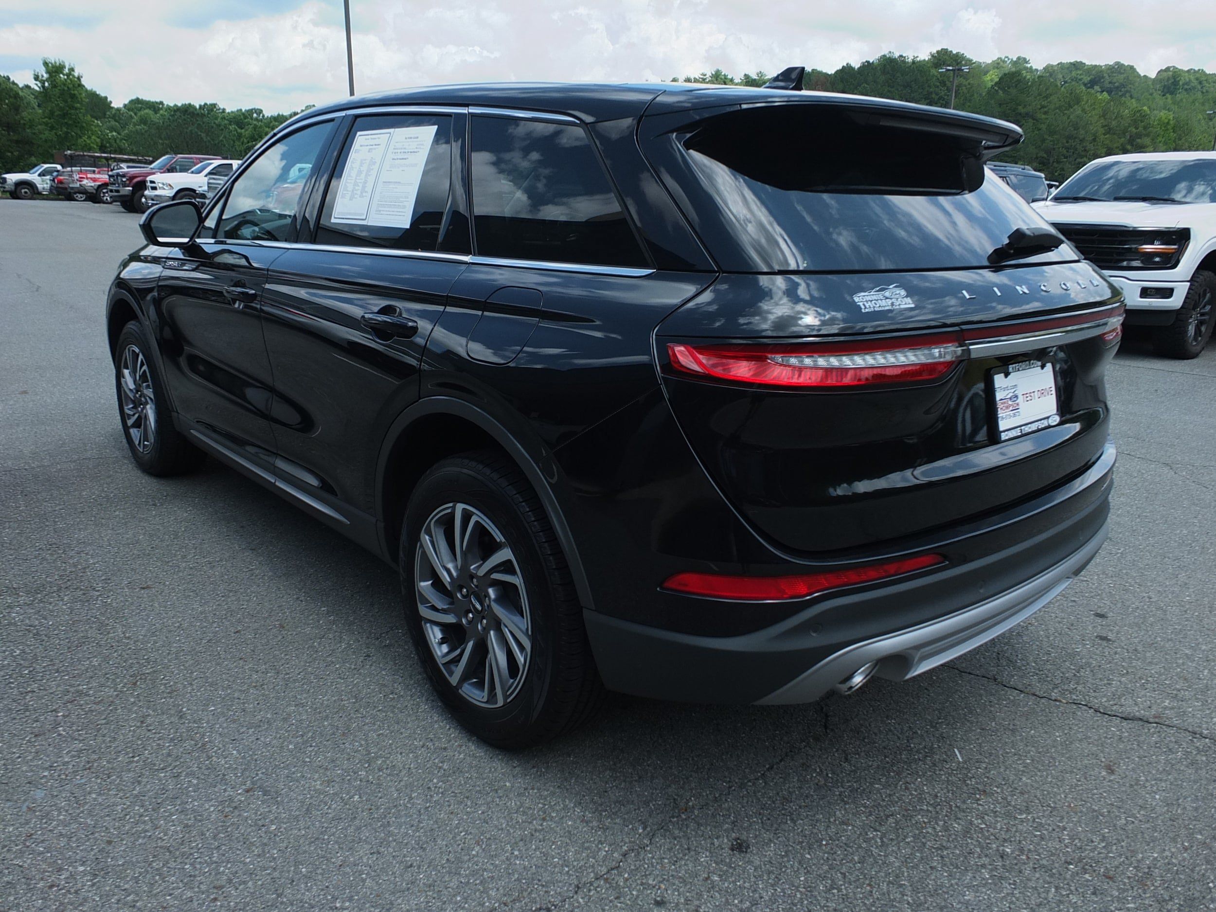 Used 2023 Lincoln Corsair FWD image 5