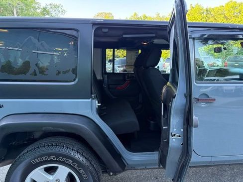 Used 2015 Jeep Wrangler Unlimited Sport w/ Quick Order Package 24S AWD/4WD image 31