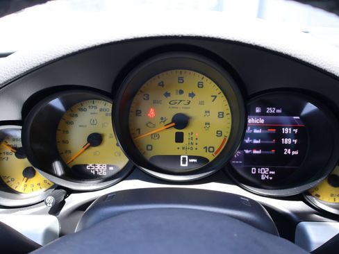 Used 2014 Porsche 911 GT3 RWD image 16