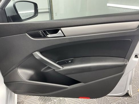 Used 2014 Volkswagen Passat Wolfsburg Edition image 14