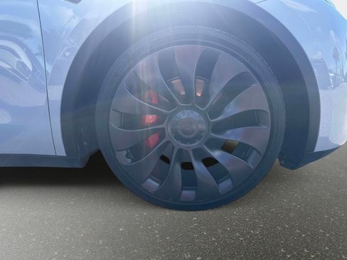 Used 2023 Tesla Model Y Performance AWD/4WD image 5
