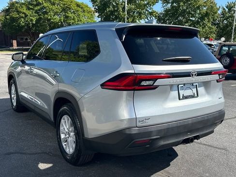 Used 2024 Toyota Grand Highlander XLE image 5