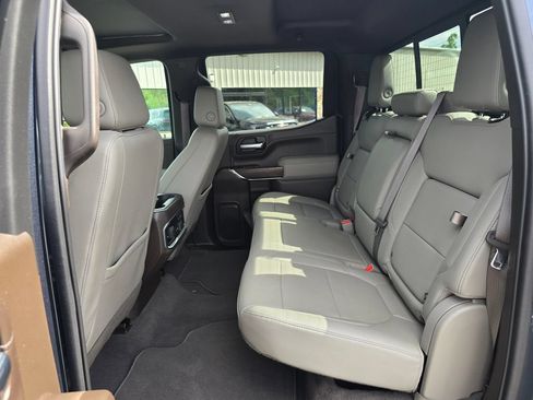 Used 2021 GMC Sierra 1500 SLT w/ SLT Premium Plus Package AWD/4WD image 10